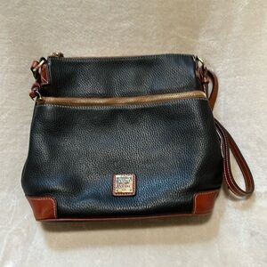 Pebble Grain Large Tassel Crossbody